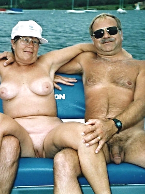 Posing nudist grannies with granddads - Mature Naturists