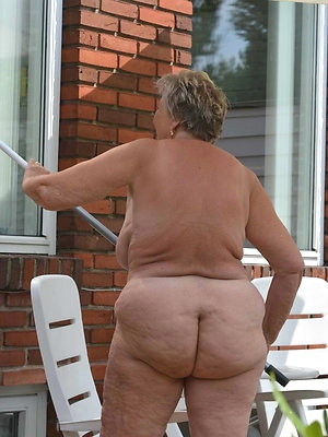 Nudist grannies doing a naked gardening - Mature Naturists